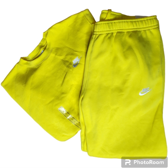 Nike Other - Nike sportswear club fleece jogger sweatshirt set yellow size large casual
